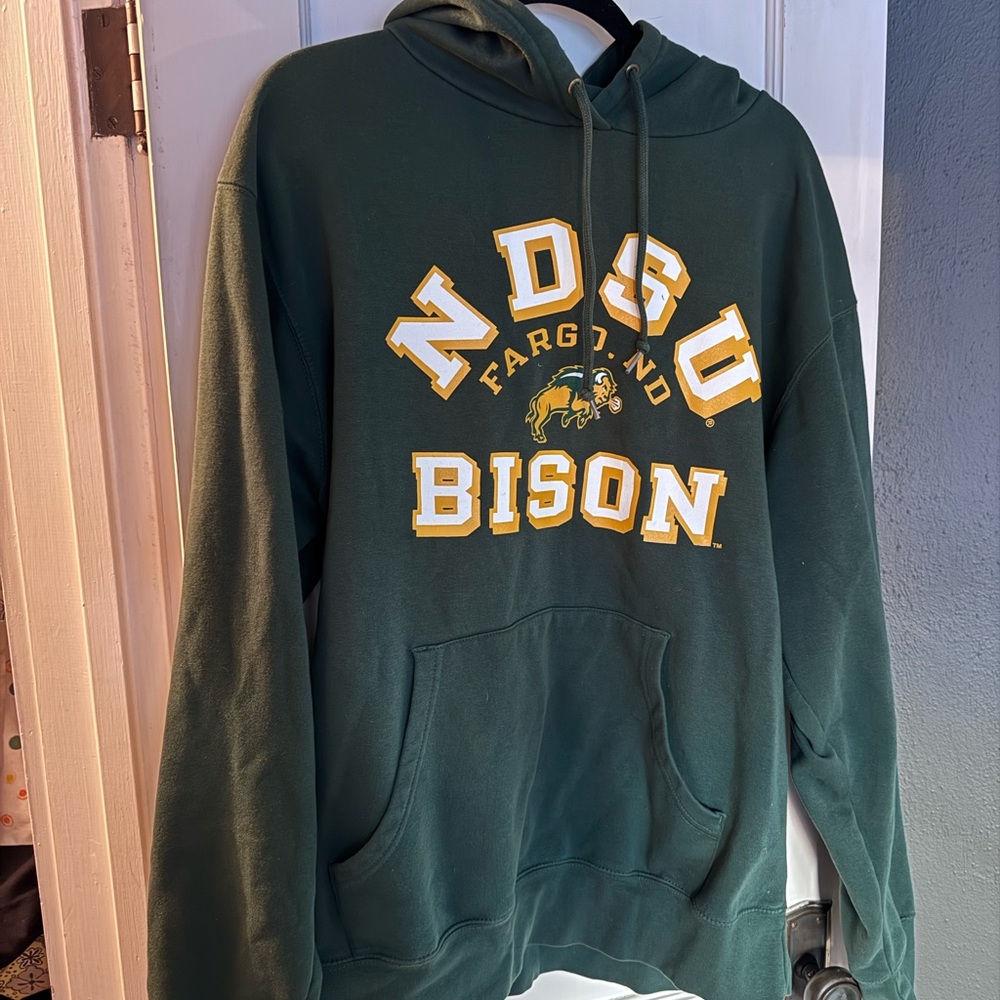 NDSU Bison Green Hoodie Sz L